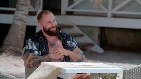 Kamil z "Hotelu Paradise" zaprezentował swoją przemianę. Nie do wiary, jak dziś wygląda. "Teraz jest co czesać"