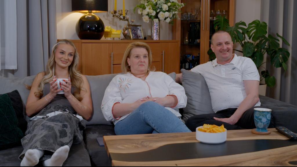 "Gogglebox. Dominika Leśniewska z rodzicami