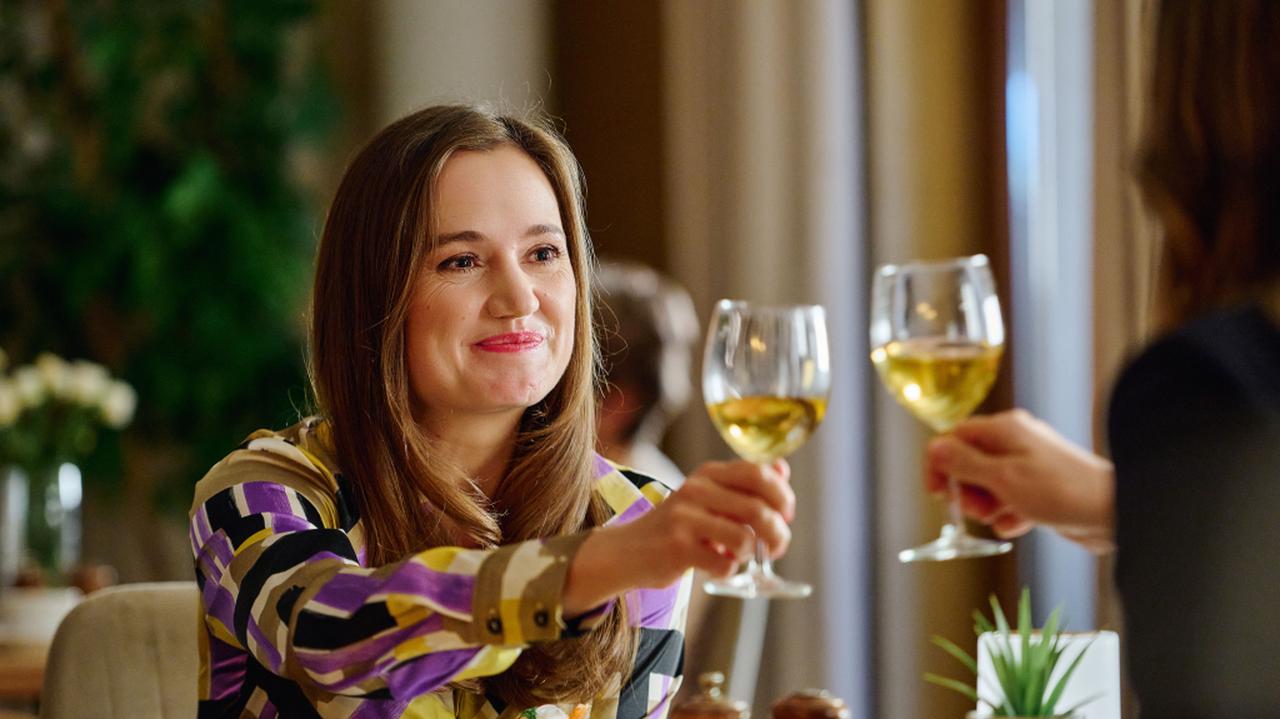 "Na Wspólnej" odc. 4147. Kalina pije wino na spotkaniu z Anetą! Czy to wystarczy, żeby ją pogrążyć? [STRESZCZENIE ODCINKA]