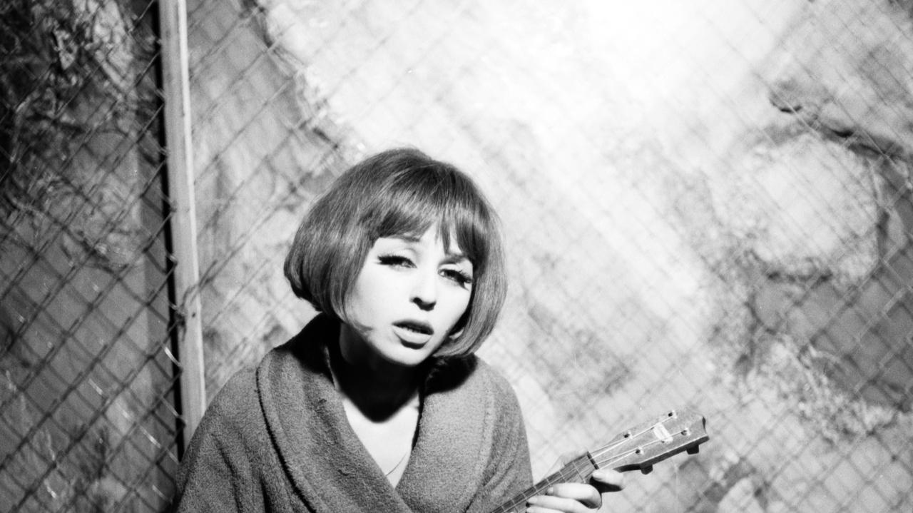 Jaką uczennicą była Kalina Jędrusik? Udostępniono świadectwo maturalne ikony PRL-u