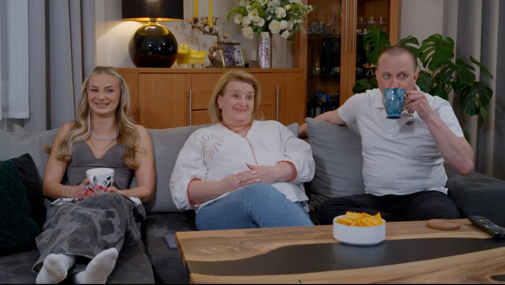 "Gogglebox. Dominika Leśniewska z rodzicami