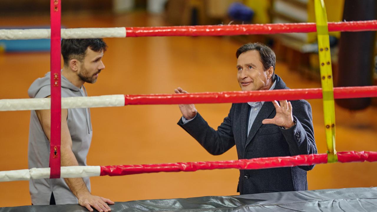 "Na Wspólnej", odc. 4146. Junior nie odpuszcza boksu! Pojawia się niespodziewany sojusznik [PRZED EMISJĄ w TV]