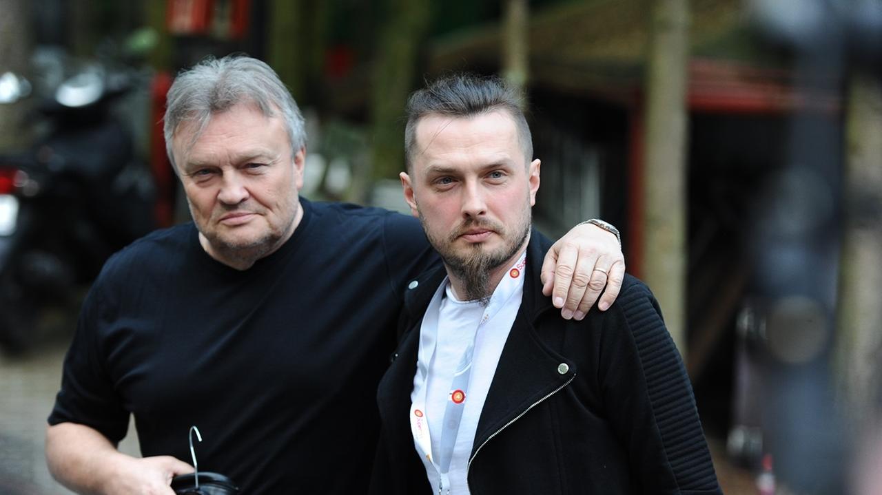 Piotr Cugowski o piętnie znanego nazwiska i trudnych początkach w branży muzycznej zespołu Bracia