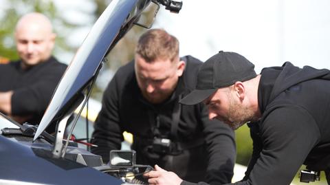 Mobilni mechanicy. Hamulce w ciężarówce, obroty w motocyklu i Toyota, która nie odpala 