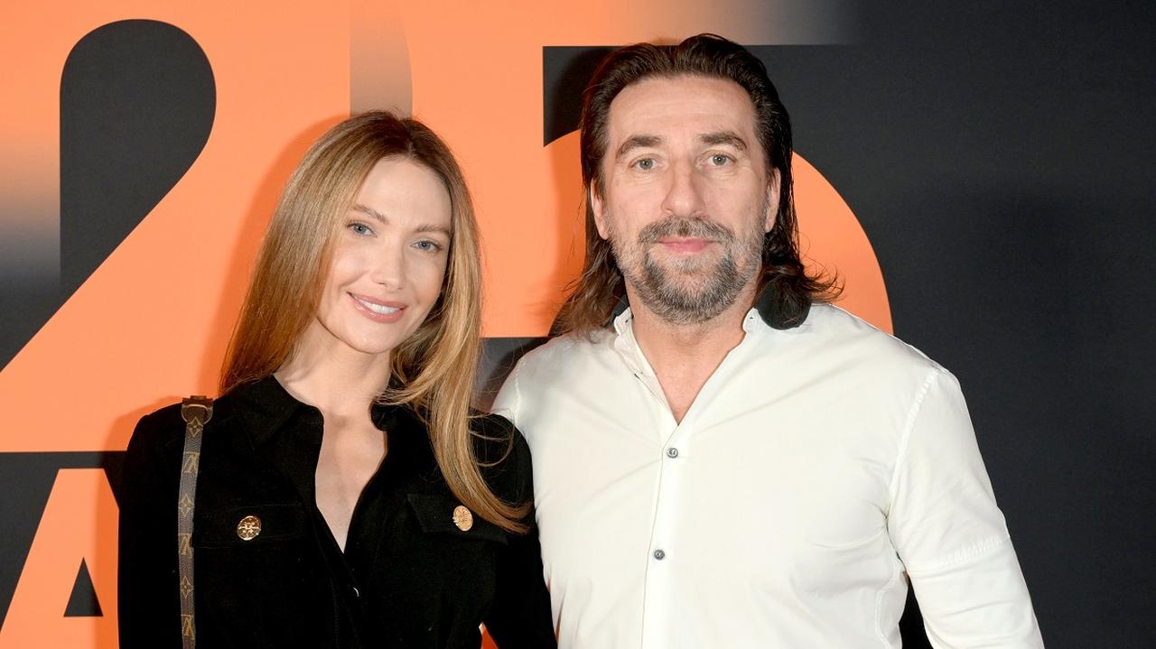 Tomasz Iwan ogłosił nowinę. Jego ukochana pochwaliła się pierścionkiem. "Nie ma to jak zamknąć rok z przytupem"