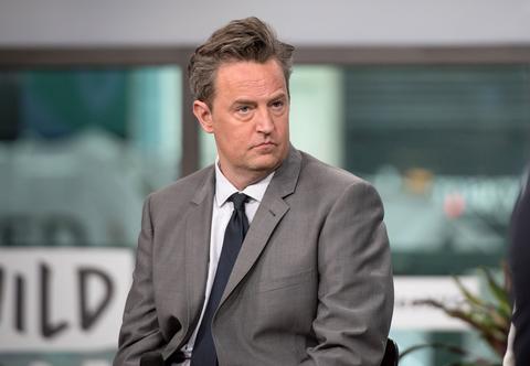 Rodzice Matthew Perry'ego w sądzie. Co dalej z procesem dotyczącym śmierci gwiazdora "Przyjaciół"?