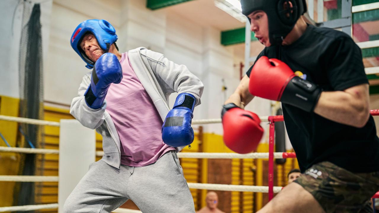 "Na Wspólnej" odc. 4151. Ojciec Elizy znokautowany! Przeżyje?! [STRESZCZENIE]