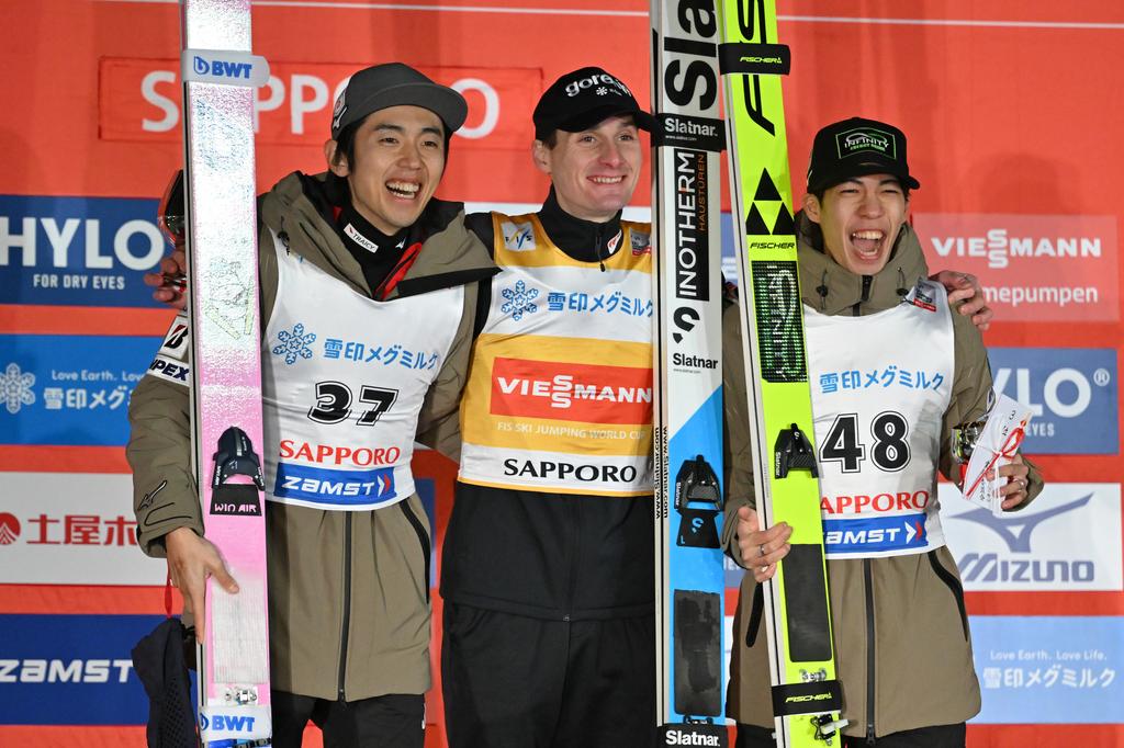 Naoki Nakamura, Domen Prevc i Ren Nikaido 