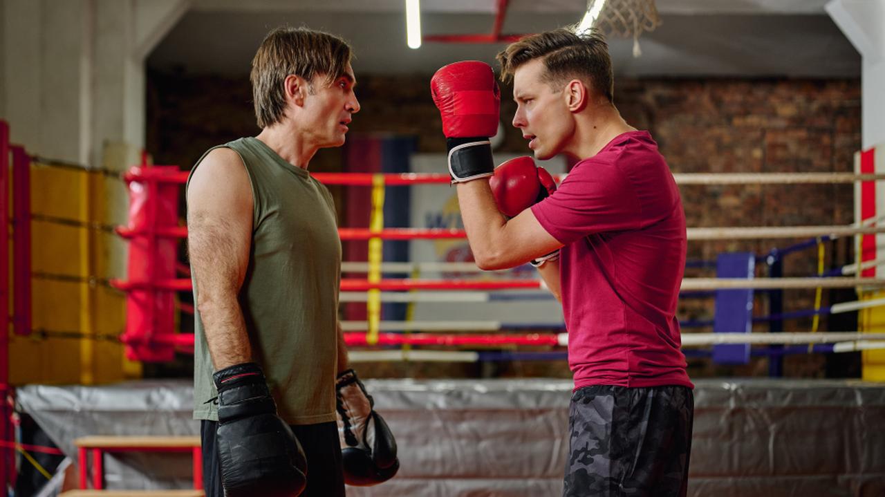 "Na Wspólnej" odc. 4141. Darek ma dość! Zakościelny otrzymuje szokującą propozycję od ojca [STRESZCZENIE]