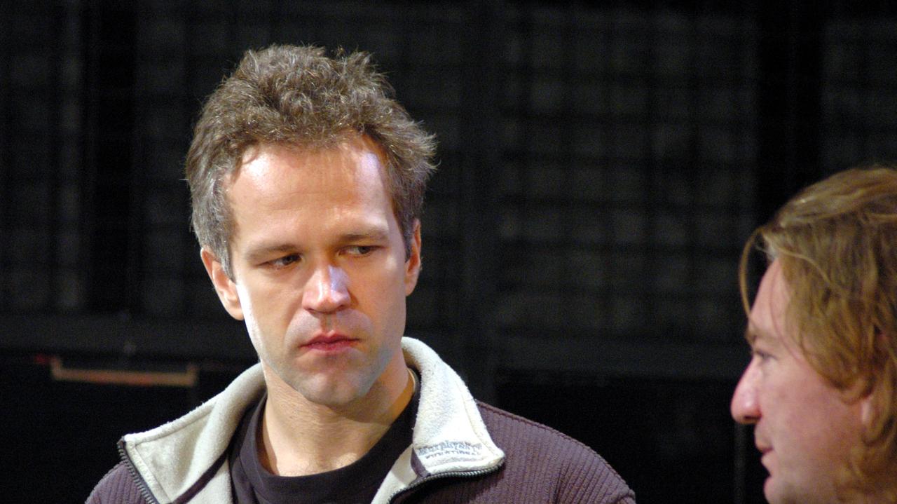 Radosław Pazura cudem przeżył tragiczny wypadek. Jego przyjaciel zginął na miejscu. "Ułamki sekund decydowały o moim życiu"