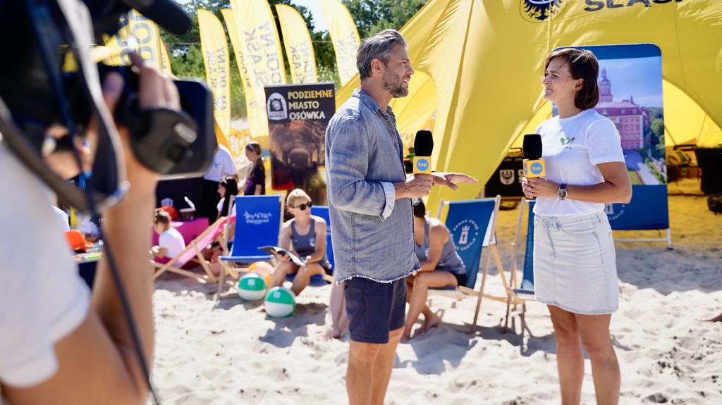 Projekt Plaża - Międzyzdroje: Olivier Janiak z gościnią