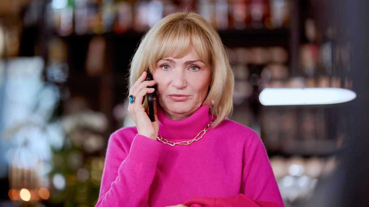 "Na Wspólnej", odc. 4153. Marek wpada na Halinkę. Ta sprytnie go wykorzystuje [PRZED EMISJĄ w TV]