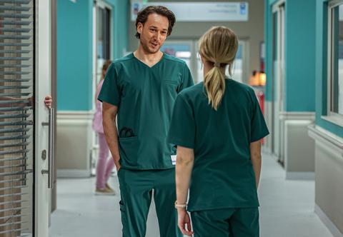 "Szpital św. Anny". Nowy chirurg, kłopoty Kai i niespodziewana rozmowa Wrońskiego z ojcem. Podsumowanie tygodnia