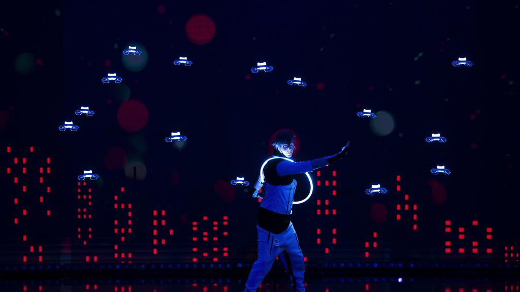 Mam Talent!: MultiVisual + Astranate