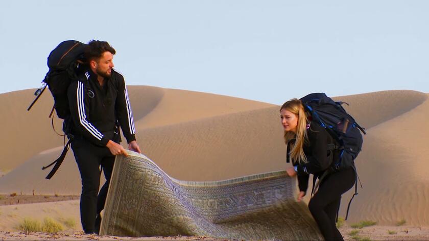Azja Express: Podróż na dywanie przez pustynię