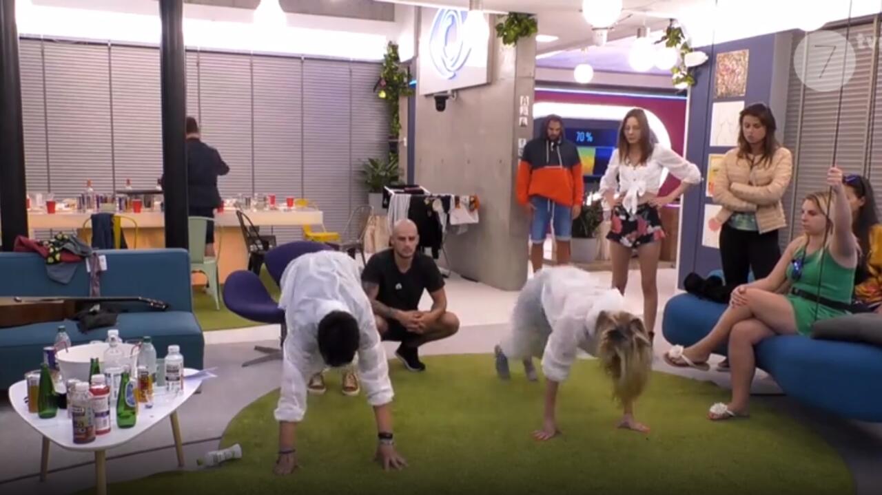 Big Brother TVN 7: Iza I Madzia Wykonują Zadanie Tygodniowe - TVN