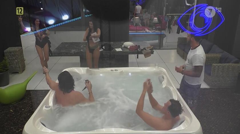 Zabawa w jacuzzi [14.09]