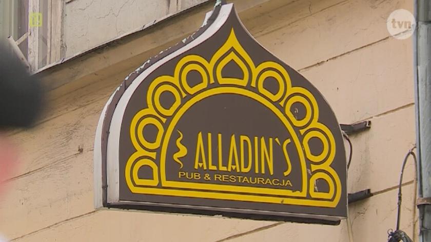 W samym centrum pięknego Wrocławia, tuż przy Rynku, od lat znajduje się restauracja „Alladyn’s”, która ma dość długą historię.
Przez jakiś czas funkcjonowała jako „ kebabownia”, potem kolejny właściciel awansował to miejsce do rangi restauracji z daniami orientalnym, ale po czasie z jakiś powodów postanowił ją sprzedać, akurat wtedy kiedy Kasia i Marek postanowili zmienić swoje życie. 
Oboje przez lata pracowali w zakładzie poprawczym i po 30 latach, Kasia poczuła się wypalona zawodowo. Miała kilka pomysłów na nowe zajęcie, ale tylko jeden z nich przypadł do gustu jej mężowi, a był to pomysł przejęcia restauracji „Alladyn’s”. Tak rewelacyjnie położona restauracja powinna być skazana na sukces. 
Ponieważ nowi właściciele nie mieli zbyt wielu funduszy na remont, ani żadnego doświadczenia w tzw. gastronomi, pozostawili dotychczasową załogę z kuchni oraz charakter restauracji. Szefową kuchni została najbardziej doświadczona kucharka, a Kasia wprowadziła tylko niewielkie zmiany w menu.
I tak „Alladyn’s „ został restauracją marokańską. Niestety, ani właściciele, ani szefowa kuchni nigdy w Maroku nie byli. Kasia jednak przestudiowała przepisy w Internecie i na tej podstawie wprowadziła parę nowych dań do menu. Nie chciała też być właścicielką zakurzonej, ciemnej knajpy, więc nieco rozjaśniła wnętrze sali , zawiesiła fotografie marokańskich widoków, ale na większe zmiany niestety nowi właściciele nie mieli już funduszy. Niestety, chociaż restauracja mieści się przy samym wrocławskim Rynku, to zaglądają tutaj tylko nieliczni studenci, którzy traktują to miejsce jak pub z shishą i jeśli zamawiają cokolwiek do jedzenia, to tylko kebaba. 
Restauracja znajduje się w fatalnej kondycji finansowej, a niedawny wybuch w jednej z sal przeważył szalę goryczy właścicieli. Na szczęście ogień nie zajął całego lokalu, ale i tak musiał zostać zamknięty na tydzień. Kasia i Marek znaleźli się w tak beznadziejnym położeniu, że postanowili wezwać na pomoc Magdę Gessler!