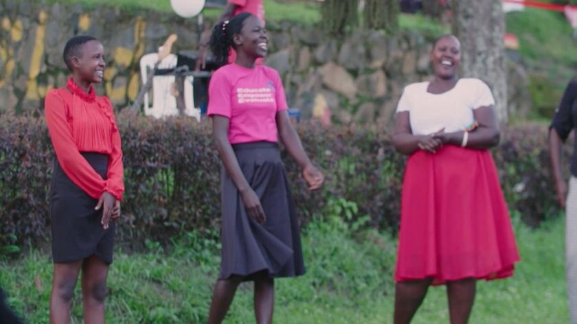 Efekt Domina: Kobiety z Ugandy walczą z ubóstwem menstruacyjnym 