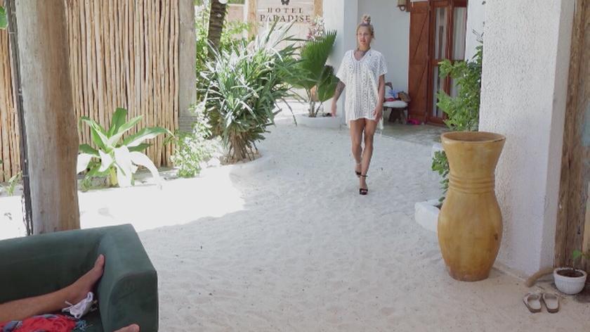Hotel Paradise 4 EXTRA: Szpilki na piasku 