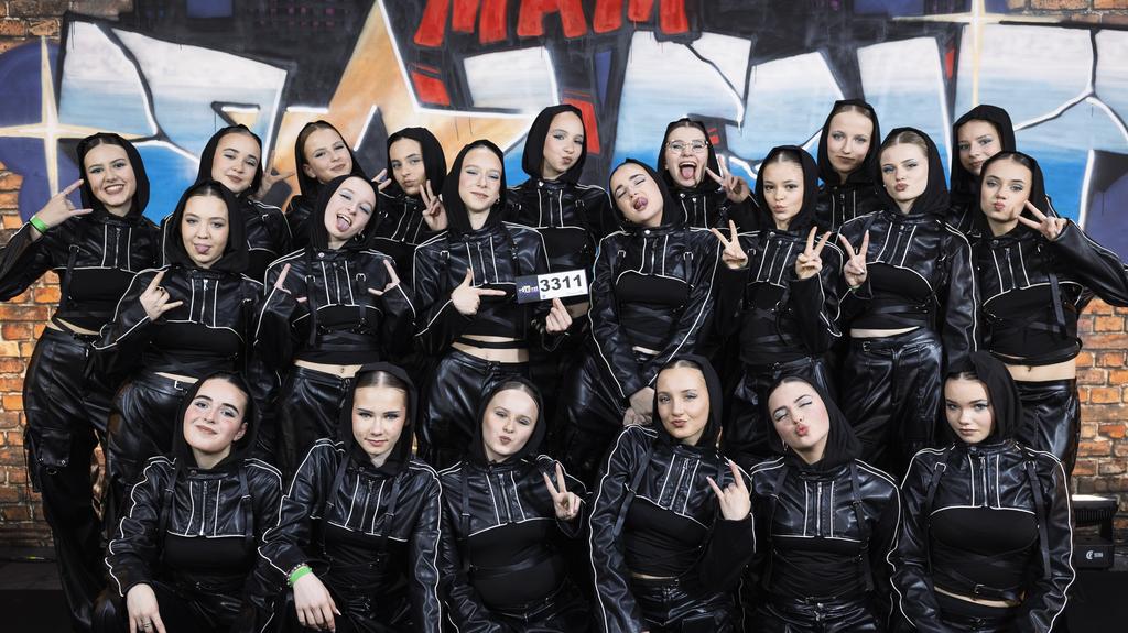 Mam Talent! 16: Idol Clan