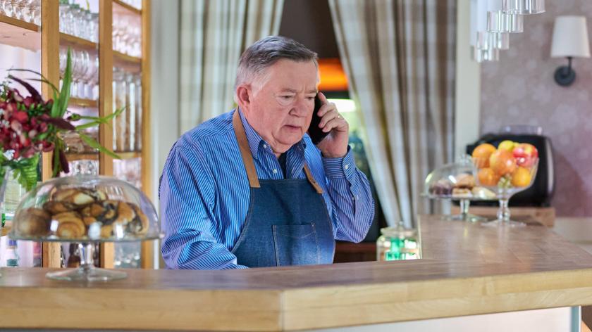 Kadr z odcinka 3785 serialu TVN "Na Wspólnej" - Włodek Zięba (Mieczysław Hryniewicz).